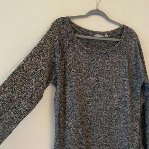 ATHLETA black and gray long sleeve tunic activewear top - Picture 3 of 7